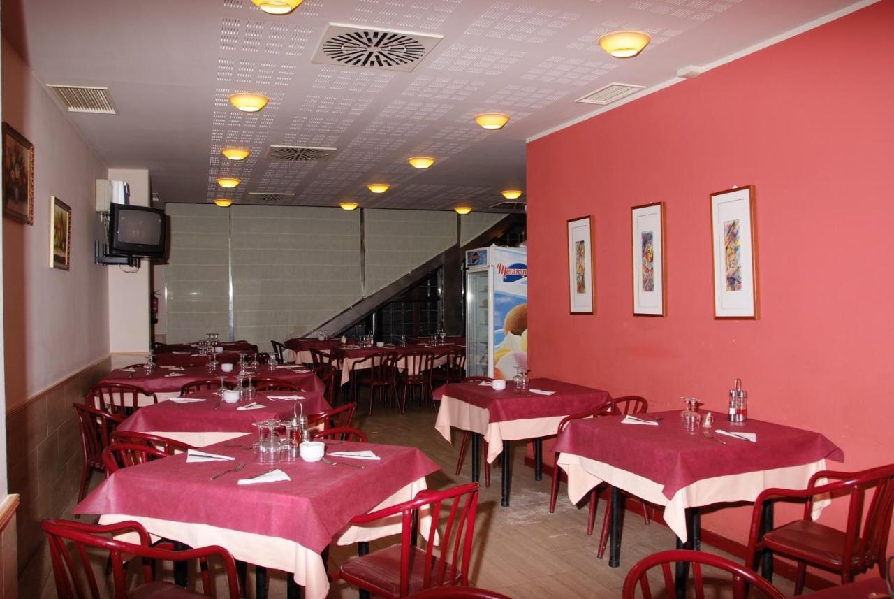 Hostal Restaurante Baraka Alagón Exterior foto